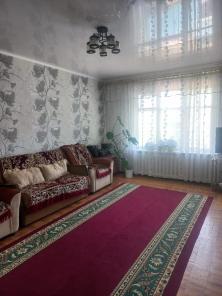 В Городе Талгаре срочно продаётся дом трёх этажный тёплый.