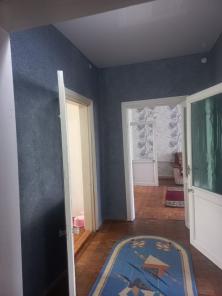 В Городе Талгаре срочно продаётся дом трёх этажный тёплый.