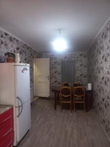 В Городе Талгаре срочно продаётся дом трёх этажный тёплый.